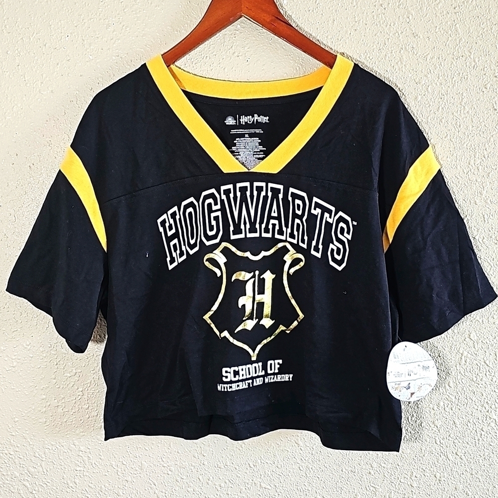 Hogwarts Black & Yellow V-Neck Cropped Tee